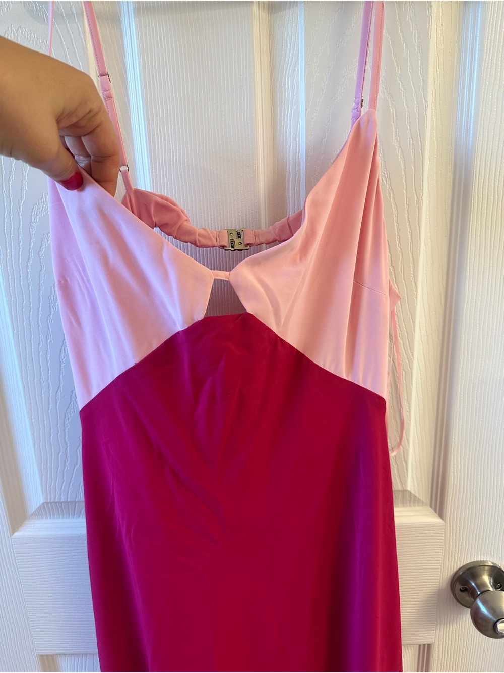 XLT Abercrombie & Fitch Julia Slip Cutout Maxi dress in magenta - Picture 4 of 7